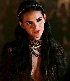 Catarina De Lurton In Deus Salve O Rei ↳ Episode 91, Scenes