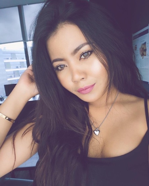 rissamarhoum:Attention seeking bitch