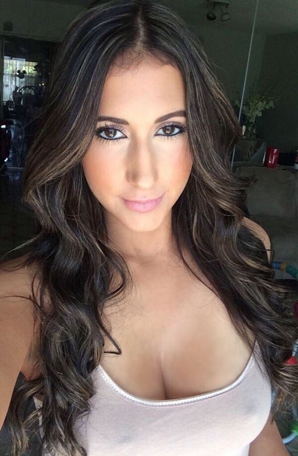 itsmillticketbitch:  I Would Ruin Her…