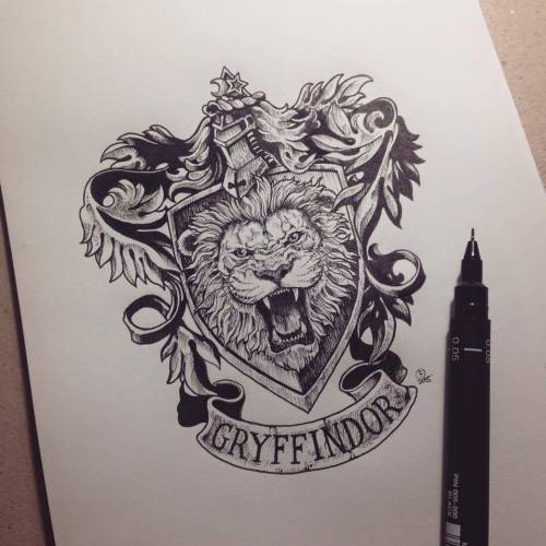 torteen:kerbyrosanes:Had fun doing this series of HP house crests during breaks from commissioned pr