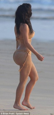 celebrity-nudes-leaked:  Kim Kardashian Fat