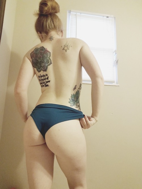 pleasefmeagaindaddy: These are from a few months ago but… I love my ass ❤❤❤ No shame over her