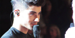 asschlin:  I just love zayn because he’s not that bad boy everyone makes him out