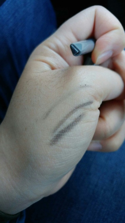Etude house drawing eye brow pencil 5 - grey 5/5 Good: inexpensive, 7 color selection, not too hard 