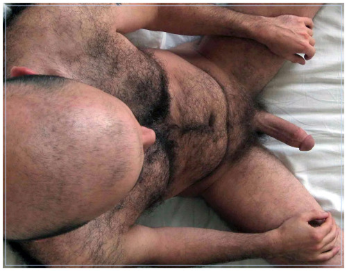 snookybaz1:  Anyone on holiday inportugal will find this sexy man…