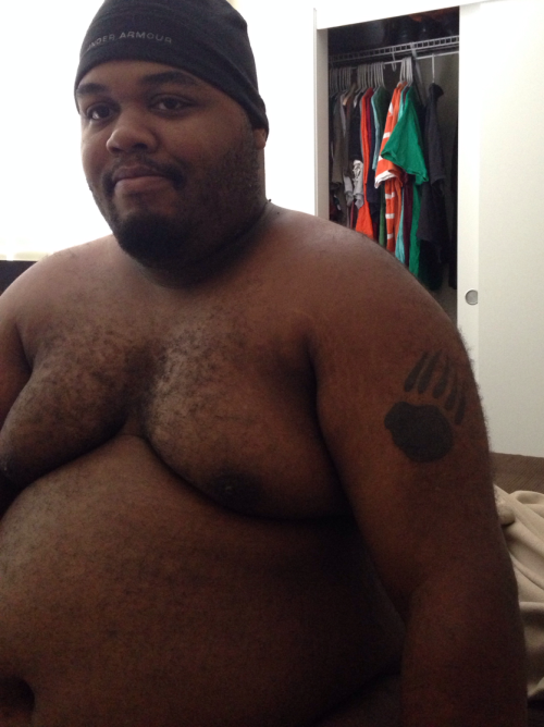 brazilblackbear:blkfatchub:Naked bellyAmazing gorgeous!