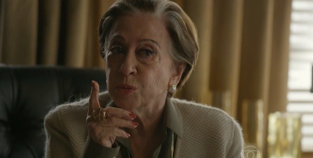 Após “Babilônia”, Fernanda Montenegro entra em “Mister Brau”
Após interpretar, no ano passado, Tereza na então novela das nove “Babilônia”, a atriz Fernanda Montenegro estará de volta a telinha da Globo, mas não ainda em uma novela e sim em uma...