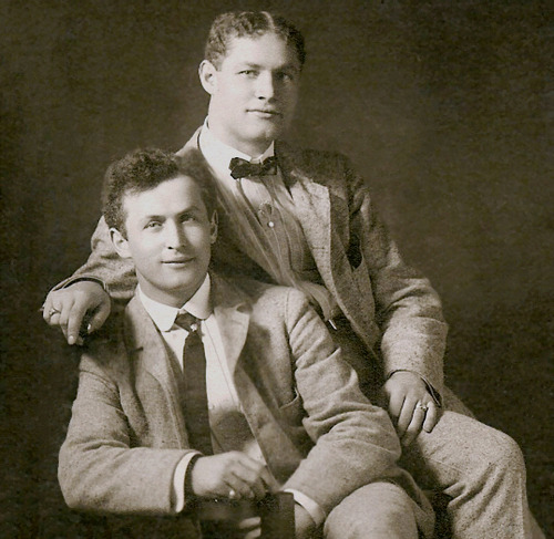 Theodore Hardeen with his brother, Houdini (seated left) c. 1901