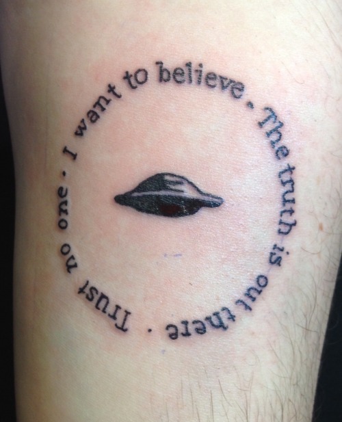 catstatsandharrypotter:  I love X-Files a lot.