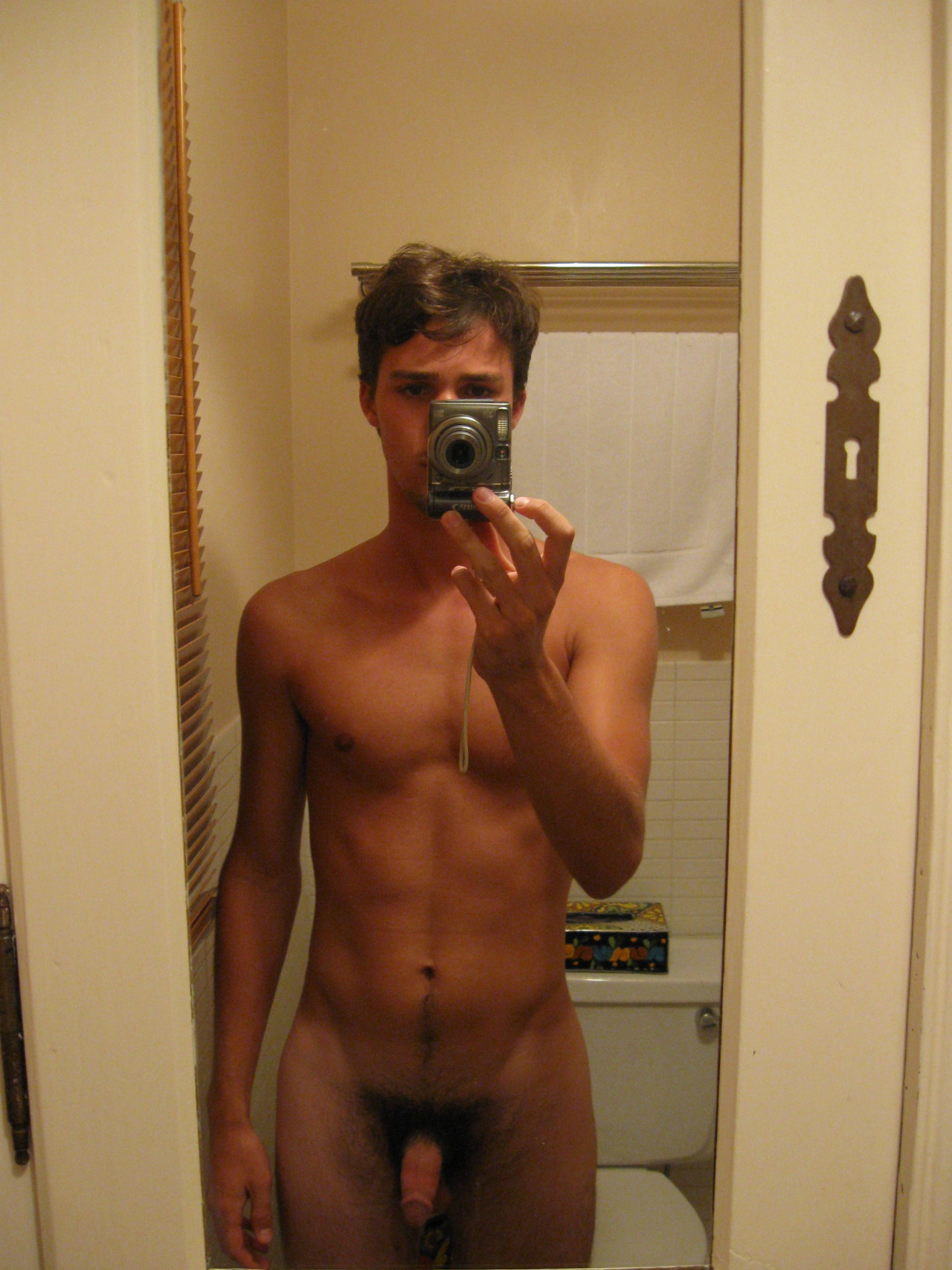 alessandro-bendotato:  Short and thick.