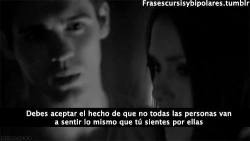besame-bajo-la-lluvia:  adriannybetania:  Aceptalo.  Ya lo acepté 