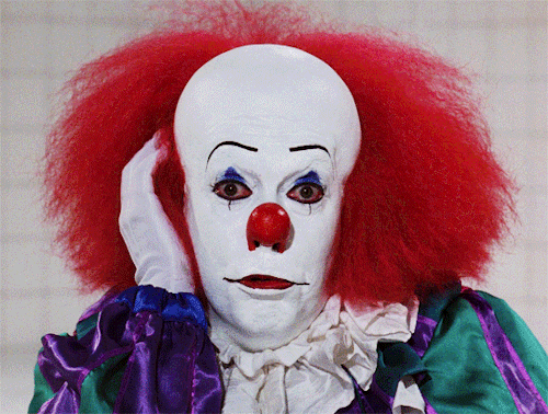 dailyhorrorfilms:Tim Curry as Pennywise the Clown in IT (1990)