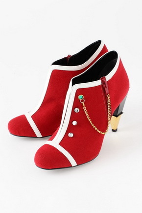 starexorcist:tumblngkori:UTENA SHOES.EFFING UTENA SHOES.THEY’RE SO PERFECT I NEED THEM THEY’RE SO EX