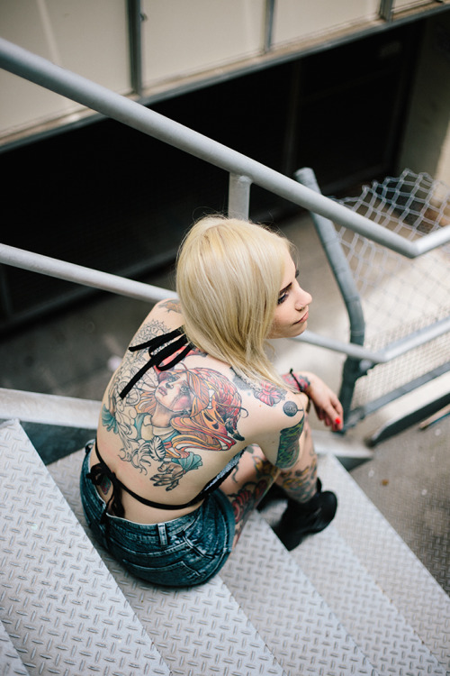your-body-is-a-canvas:  Naomi Craigs / Photographer website / instagram / facebook