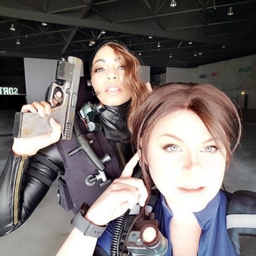 residentevilrevelations:  Jill & Jessica Cosplay  Jill Valentine: Eva Annshellahttps://www.instagram.com/annshella  Jessica Sherawat: Lee Nahttps://www.instagram.com/leenacosplay 