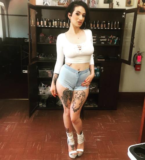 arabelleraphael:  The look for today is Jersey Shore ho