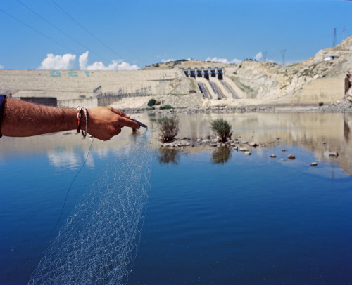 Gold Rivers: Mathias Depardon (Hasankeyf, Turkey)via instituteartists: The village of Hasankeyf loca