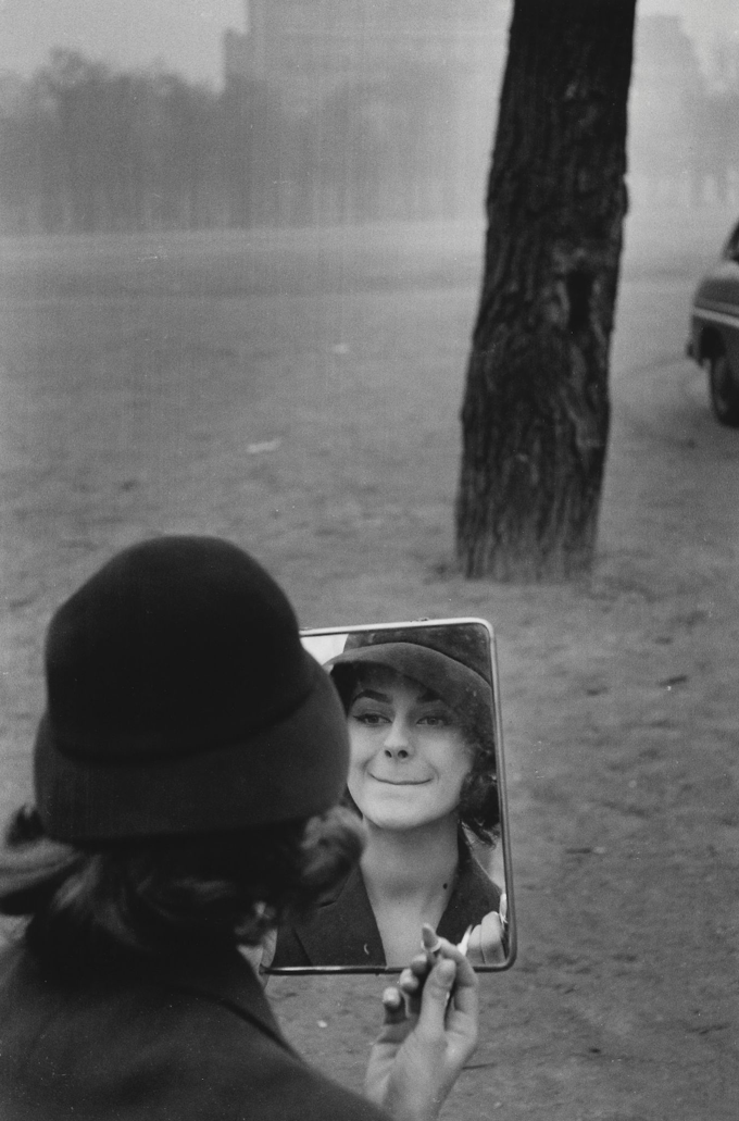 beatnikdaddio:  Elliott Erwitt, Paris, 1958 