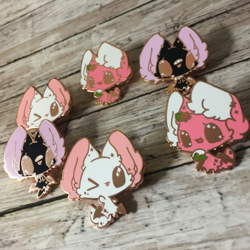 My enamel pins are here!! :D