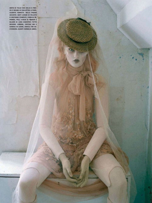 “Mechanical dolls” a Tim Walker editorial for Vogue Italia, October 2011