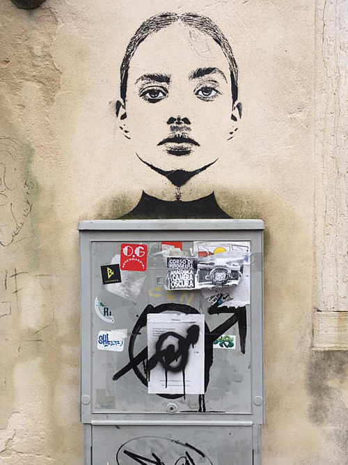 #OPENGIARDINI
Sticker Bombing
Sticking is caring!
Be respectful of historical monuments and religious sites. Be smart with other people’s property.
Download the template and order your 7x7 cm stickers on Pixartprinting or at your local print shop....