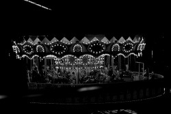 whitenes-s:  Carousel by drkigawa 