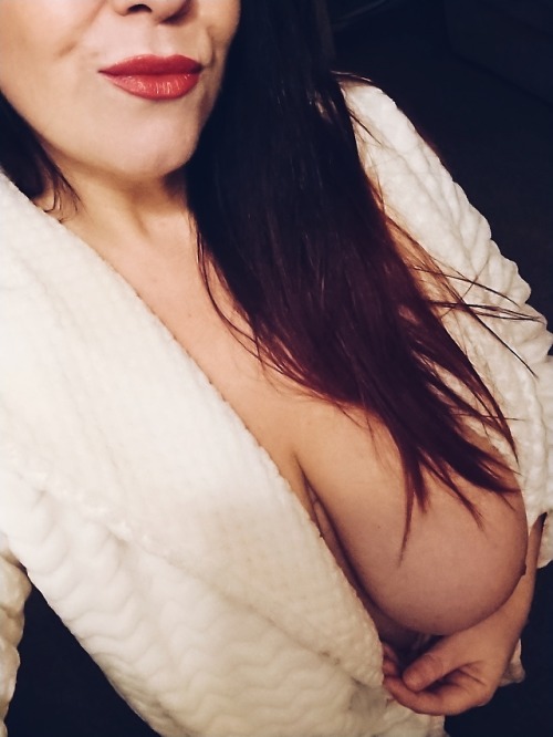 hornycouple94uk: Who wants to see these red lips doing what they do best? All the followers do Mrs @