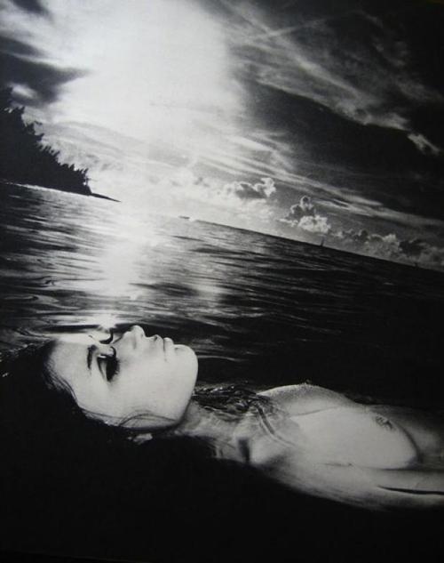 theblackcatzon:  vivipiuomeno: Yoshihiro Tatsuki ph.  
