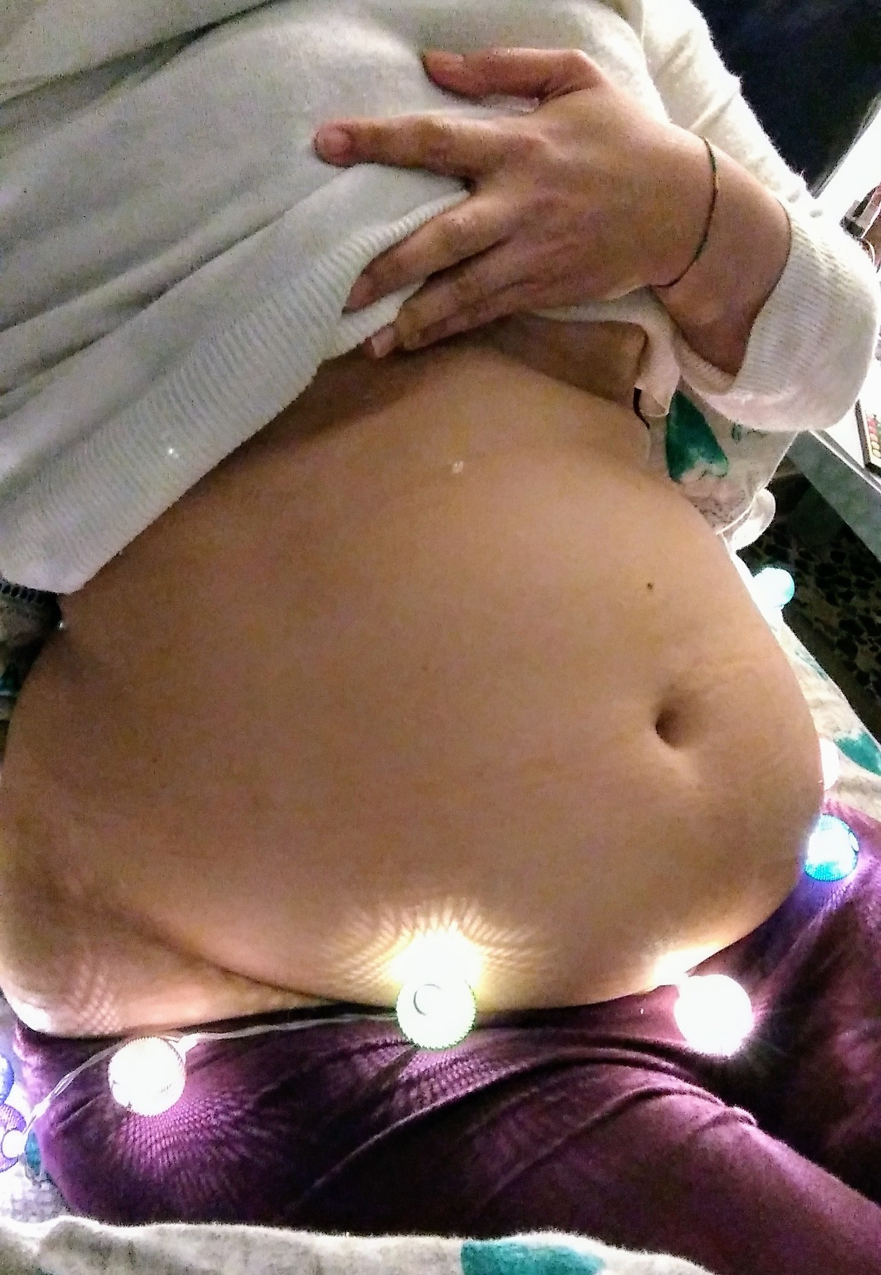 swclau:Hope Santa 🎅 brings me tonight delicious treats to fill my hungry belly