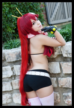 cosplay-booties:  Yoko - Red Waterfall by