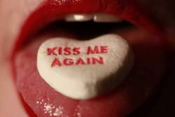 brujitalove:  Kiss me