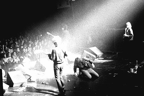 ximenilla:  The Strokes at Hammerstein Ballroom, NYC 10/31/01 