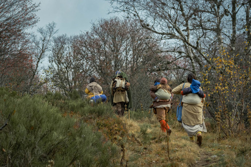  Daily life of VikingsPicture by Sebastien “Myskia” Dusart(Association viking de reconstitution hist