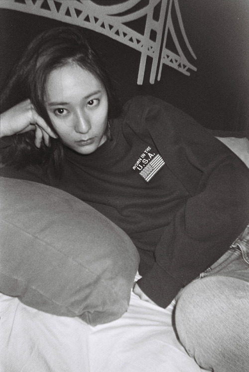 fyjsj:
““krystal for bellboy magazine
shot by jdz chung
” ”