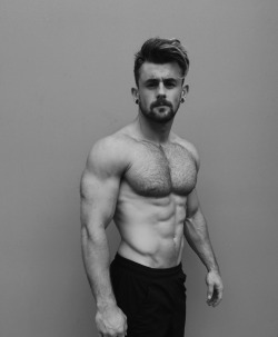 b0yonce:  bangarangblog:  my personal training program, istraining 1 + 2 are available online now.   WWW.MILESTONESTRENGTH.BIGCARTEL.COM  Damn white boy