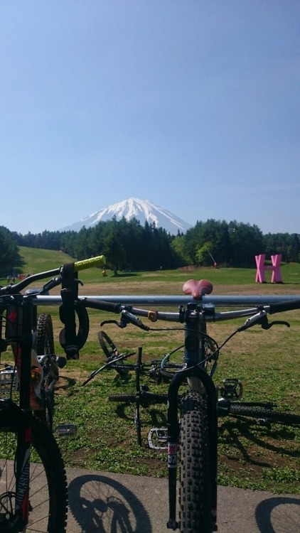 krs955:fujiyama and mtb.