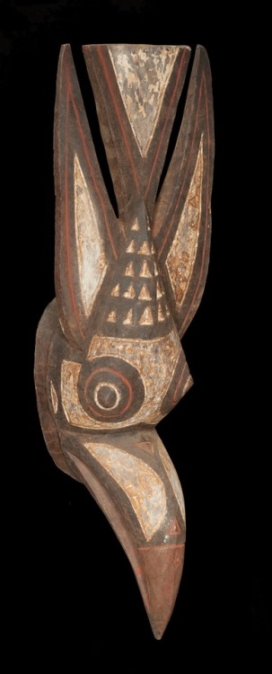 Bird mask of the Gurunsi (Nuna) people, Burkina Faso.  Photo credit: Roman Bonnefoy/Wikimedia Common