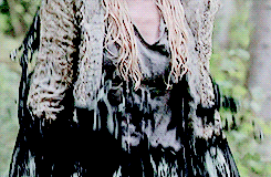 captainswaan:  Question: What would you wear to a Captain Swan wedding? Eddy Kitsis: