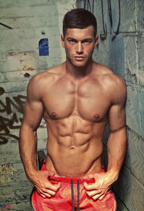 gayromeo-me:  reblog and follow me