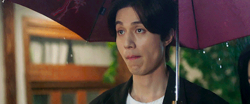 dingyuxi:  Didn’t you bring an umbrella earlier? I lost it.