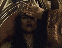 frompillow:‘And as the world comes to an end, I’ll be here to hold your hand’Queen!Morgana & Kni