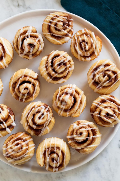 fullcravings:Easy Mini Cinnamon Rolls {Crescent Dough}