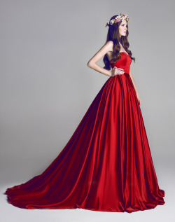 royal-roaster: Hamda Al Fahim dresses