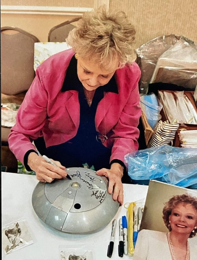 June Lockhart greeting LiS fans and signing spaceships.