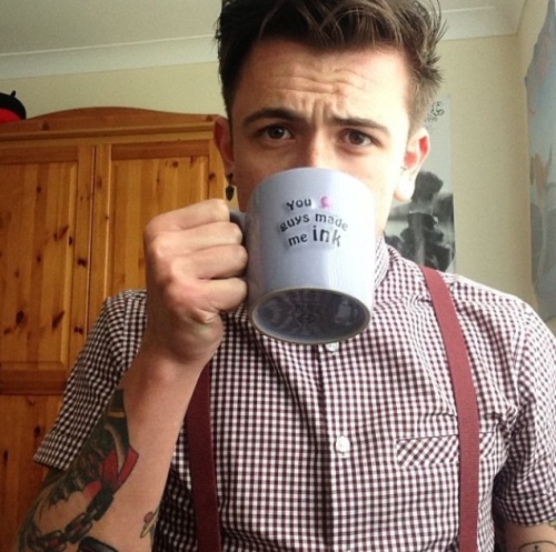 cobra-eyes:  dancinginthejaws:  Received this.  Baby. 