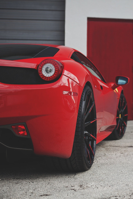 autobliss:  themanliness: Ferrari 458 Italia | Source | MVMT | Facebookhttp://amazingcars.tumblr.com/post/95000000914