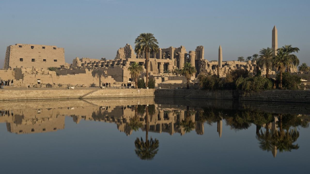 El templo faraónico de Karnak, en la ciudad egipcia de Luxor, visitado constantemente por turistas e investigadores. La explosión de una bomba hoy, 10 de junio de 2015, en un estancionamiento cerca del templo de Karnak, causó la muerte de un presunto...