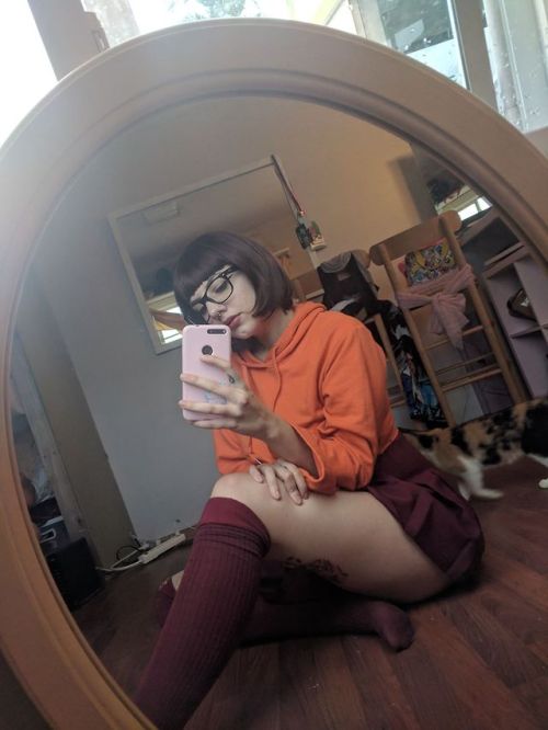 sthenovalentine: Velma doesn’t only tie the bad guys up  Twitter | ManyVids |