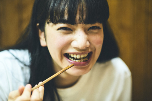 YAKINIKU GIRL!! - 小松菜奈と焼肉を食べに行く。 | CULTURE | GIRL HOUYHNHNM