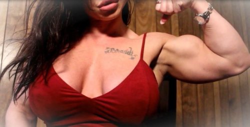 musculargoddesses:Brandie Mae Akers